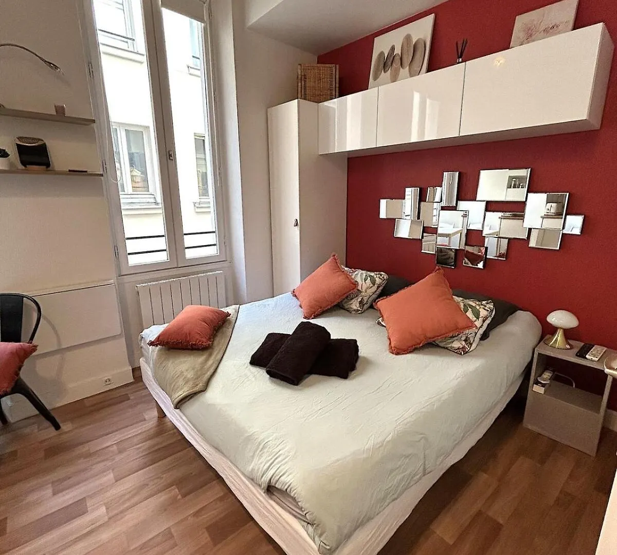 Large Studio - Heart Of Paris Lägenhet