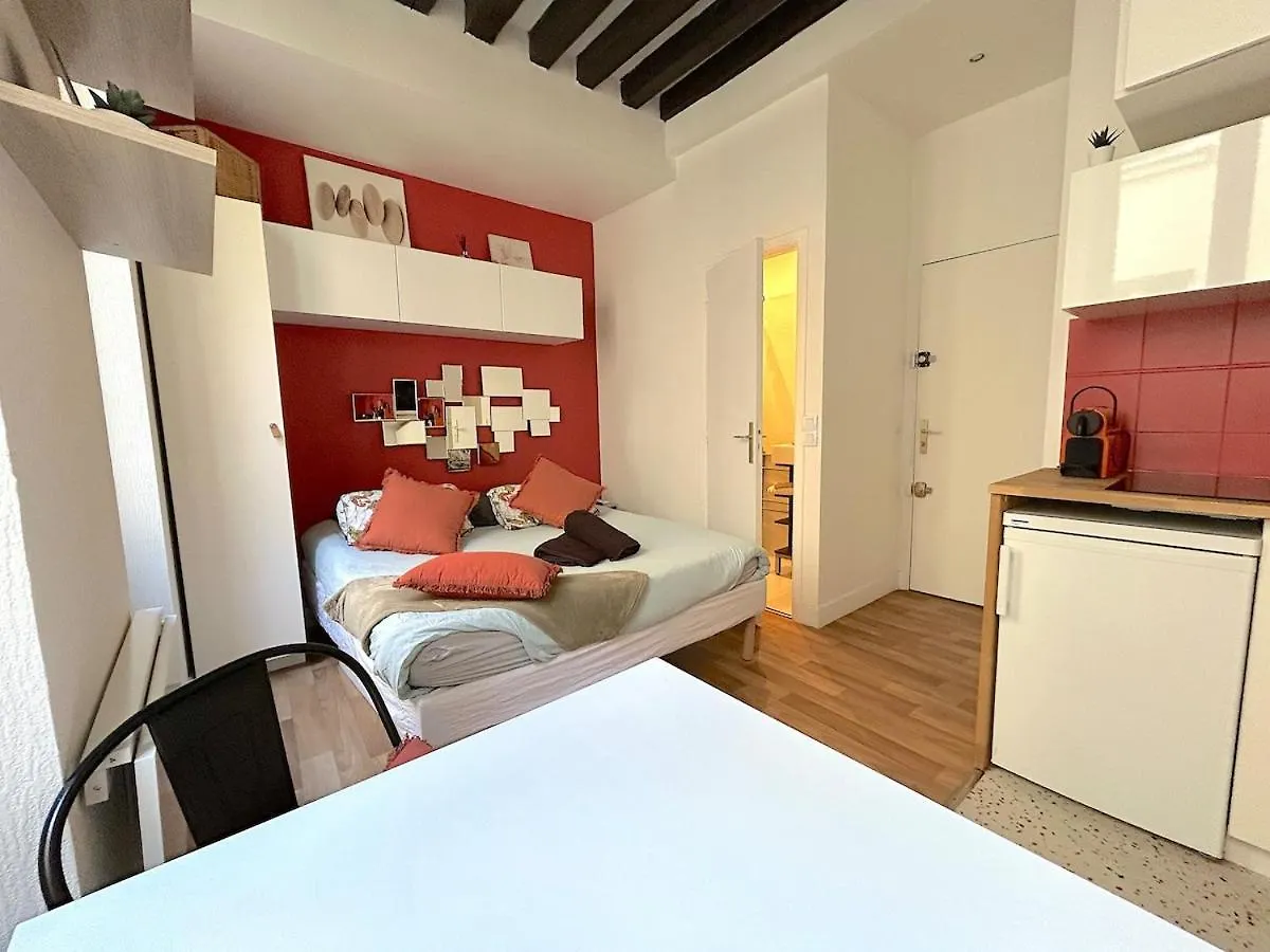Apartment Large Studio - Heart Of Paris