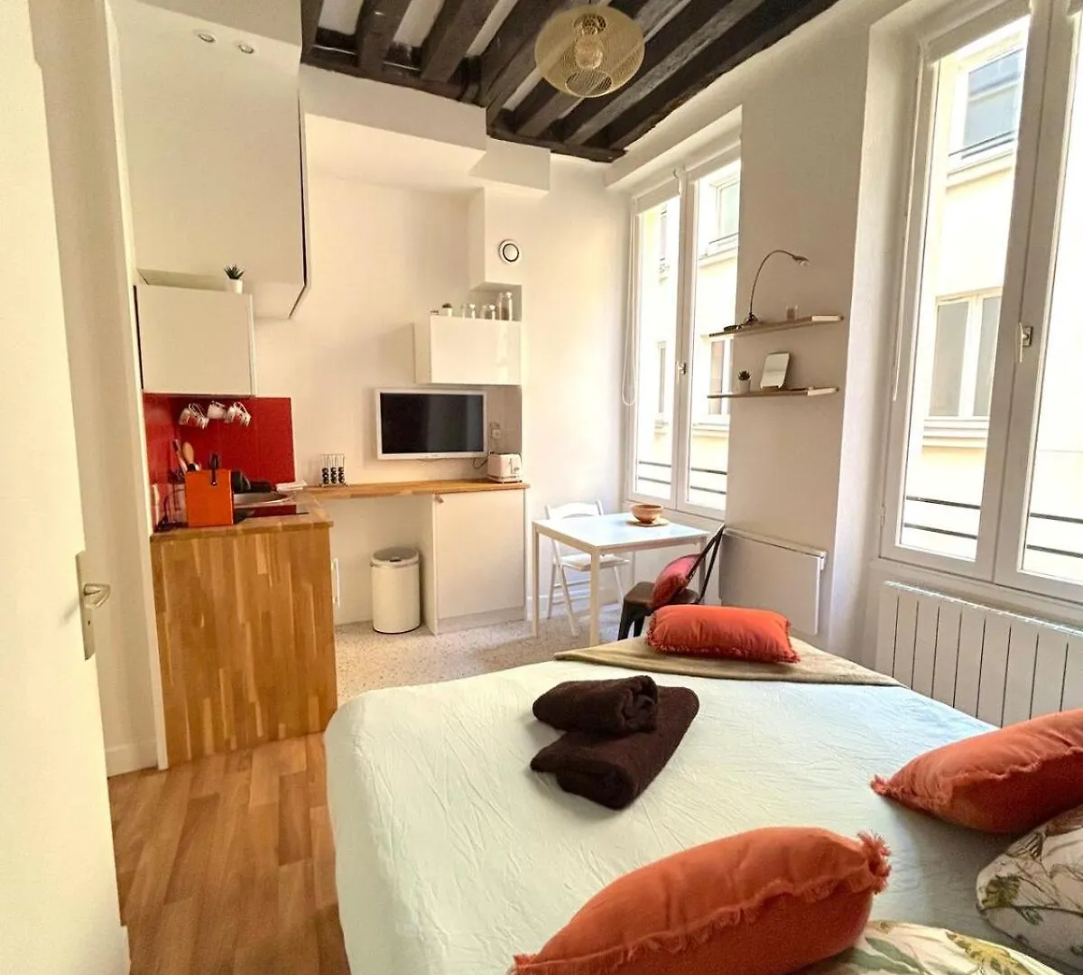 Large Studio - Heart Of Paris