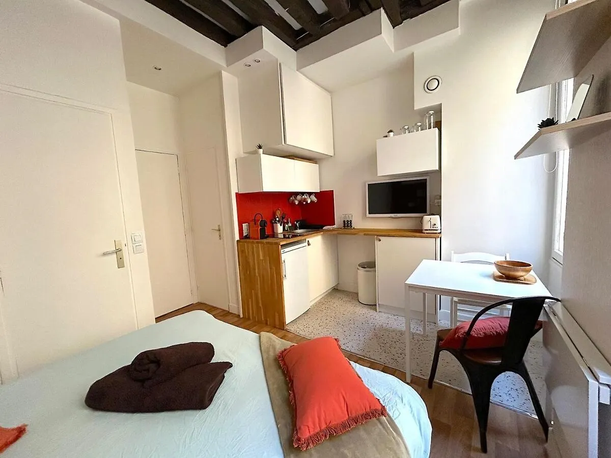 Apartment Large Studio - Heart Of Paris France